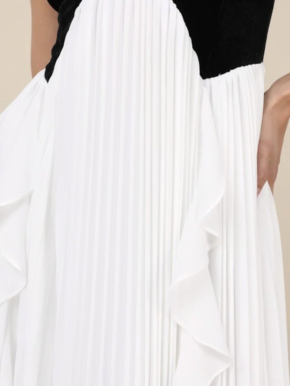 Lulus Envied Glamour Black and White Pleated Backless Maxi Dress​ NWT - Picture 4 of 10